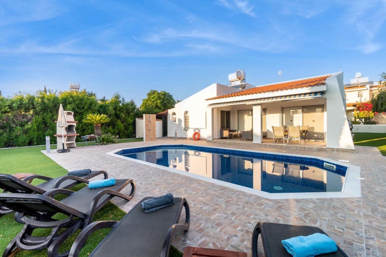 Bungalow Casa Bella By Ezoria Villas コーラル・ベイ エクステリア 写真