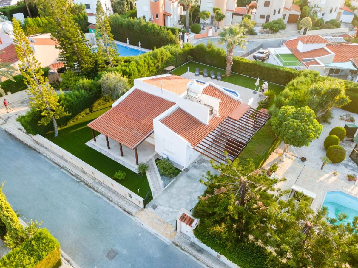 Bungalow Casa Bella By Ezoria Villas コーラル・ベイ エクステリア 写真