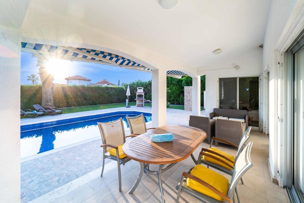 Bungalow Casa Bella By Ezoria Villas コーラル・ベイ エクステリア 写真